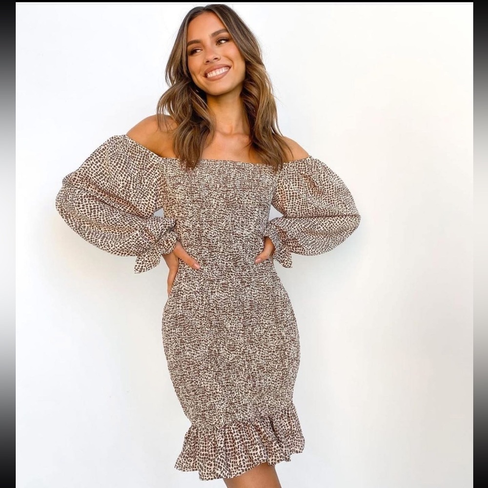 Petal & Pup Quonda dress off shoulder smocked ruffle Size 6 brown animal print